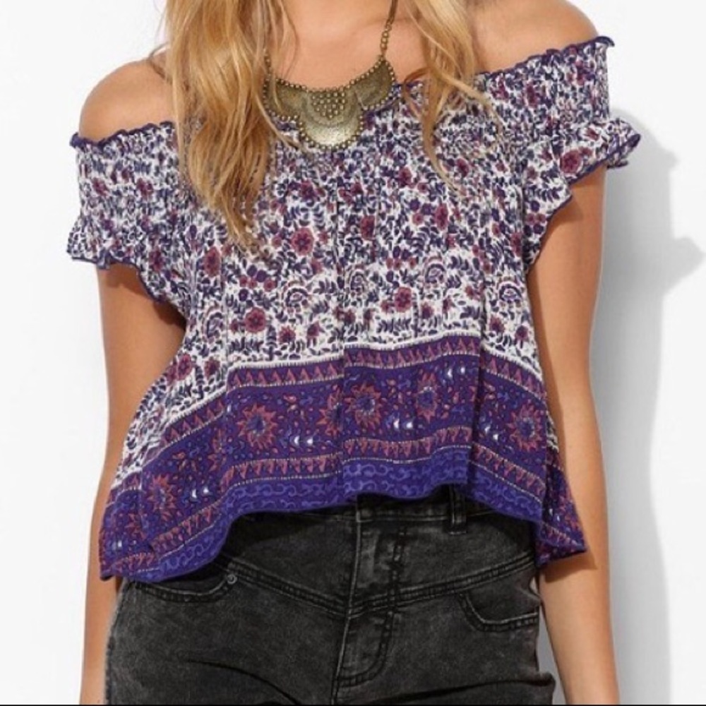 OFF THE SHOULDER URBAN OUTFITTERS TOP